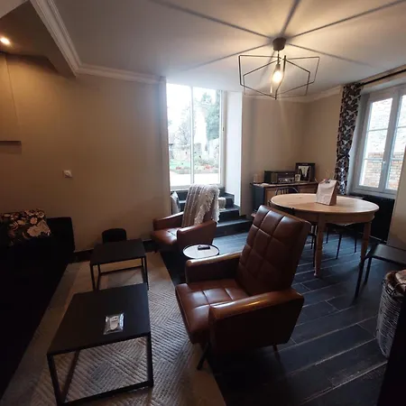 Pres Du Vicomte Apartment